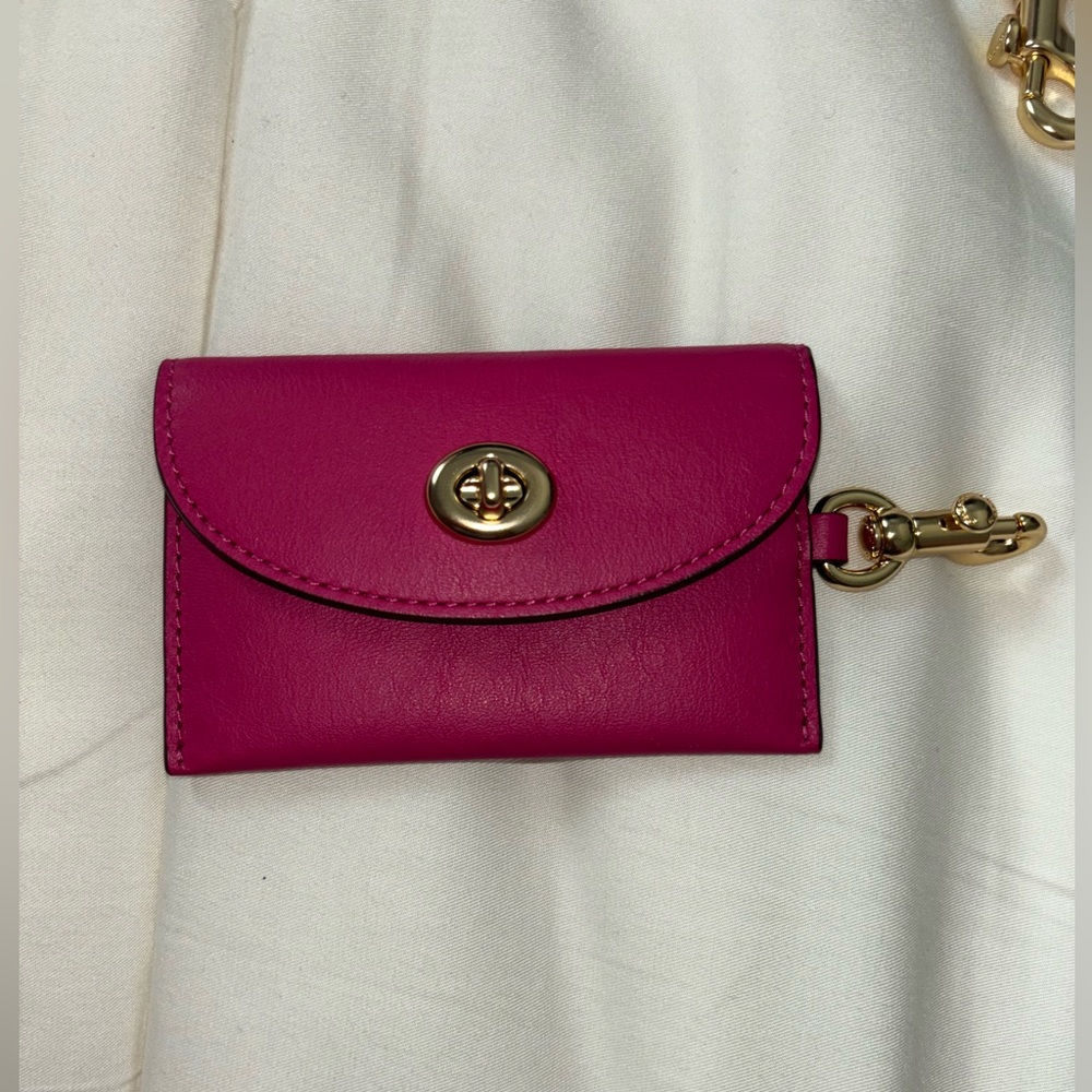 Coach Turnlock Card Case/Wallet (Cerise Leather)
